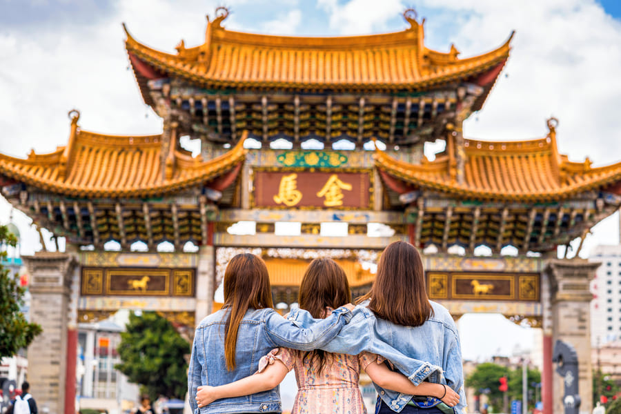 Vacaciones familiares, visitando los sitios turísticos más emblemáticos de China.